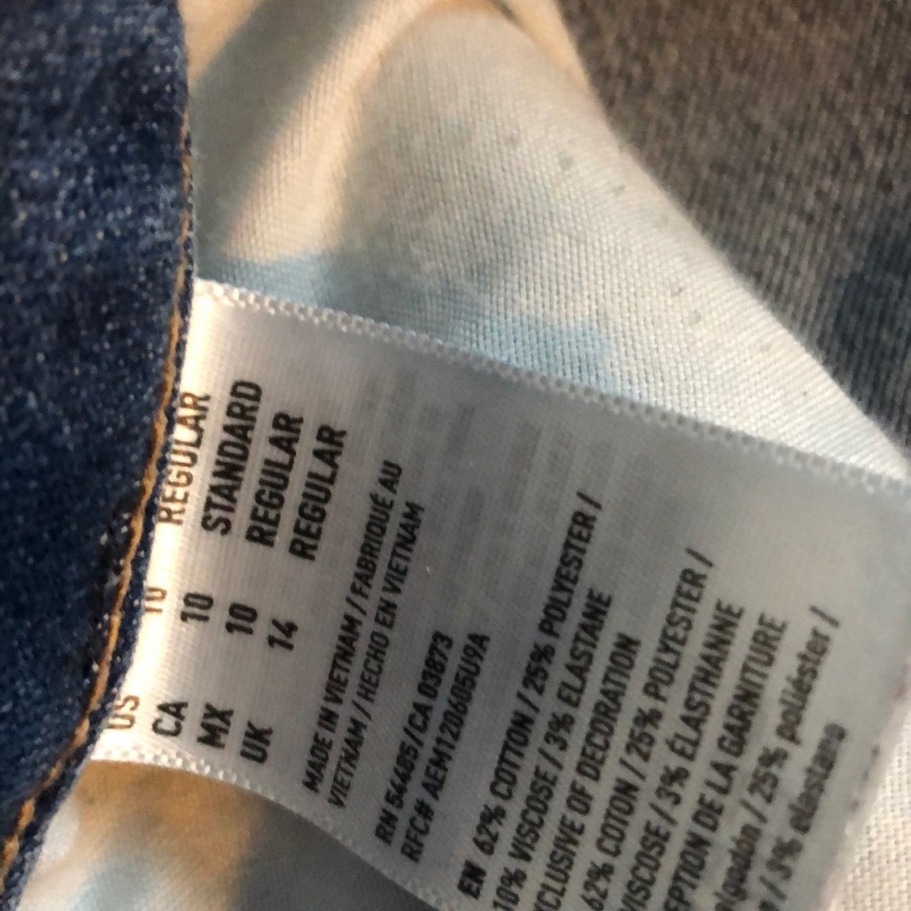 American Eagle Blue Jeans - Picture 3 of 4